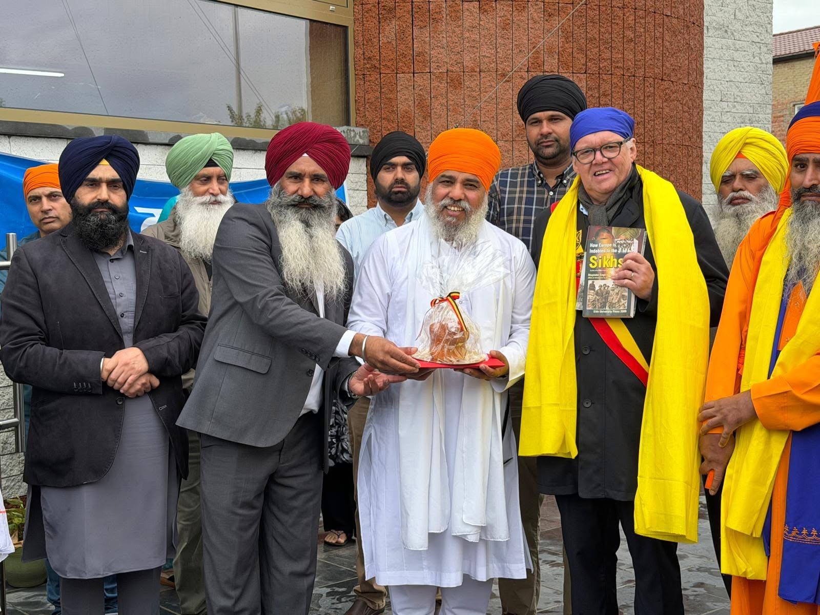 Sint-Truiden ਵਿੱਚ ਪਹਿਲੀ ਵਿਸ਼ਵ ਜੰਗ ਦੇ ਸਿੱਖ ਸ਼ਹੀਦਾਂ ਨੂੰ ਸ਼ਰਧਾਂਜਲੀ, ਵੱਡੀ ਗਿਣਤੀ ਵਿੱਚ ਸੰਗਤ ਨੇ ਭਰੀ ਹਾਜ਼ਰੀ photo 2